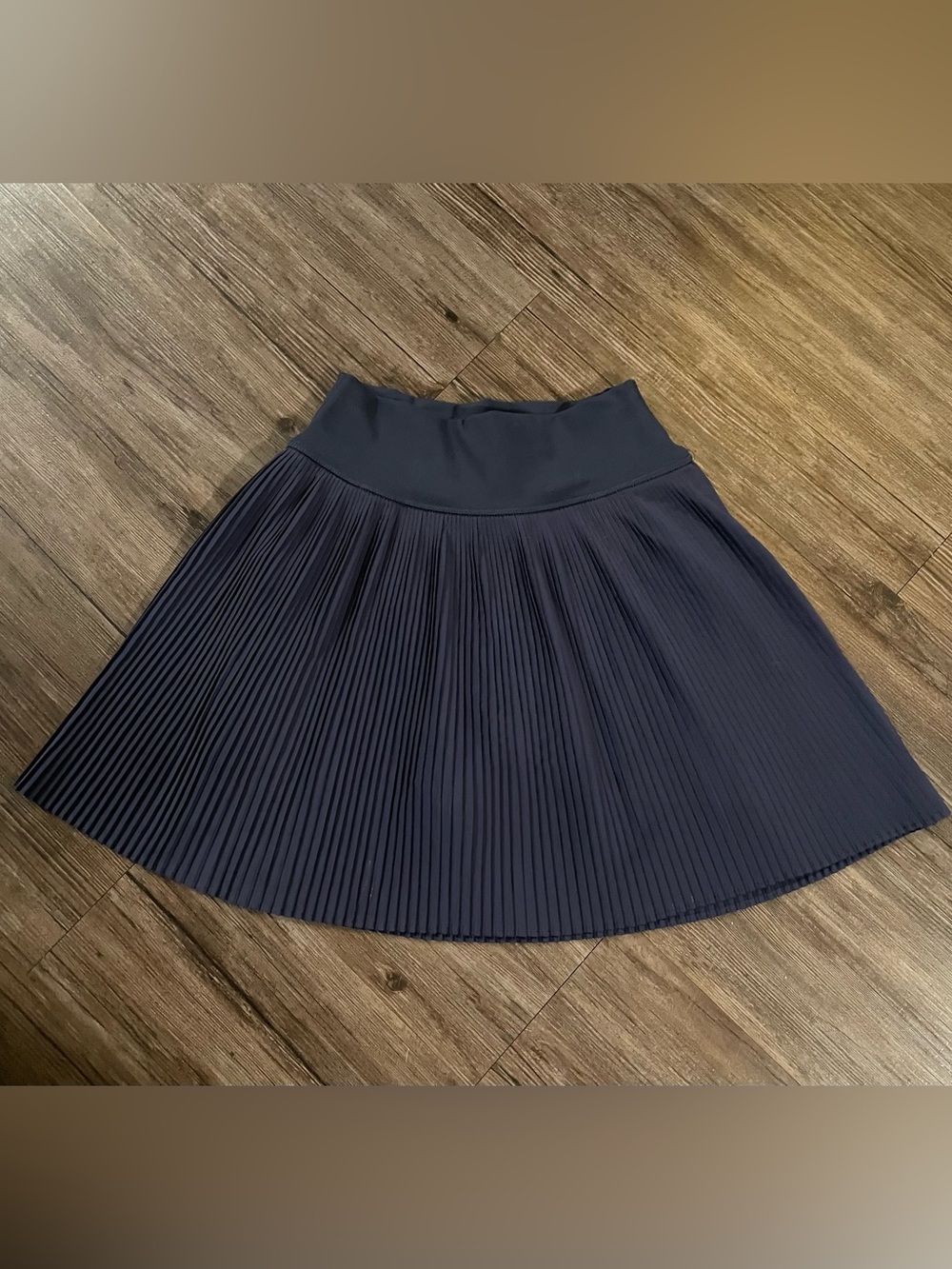 Yogalicious Navy Pleated “Strut this skort” - Size XS